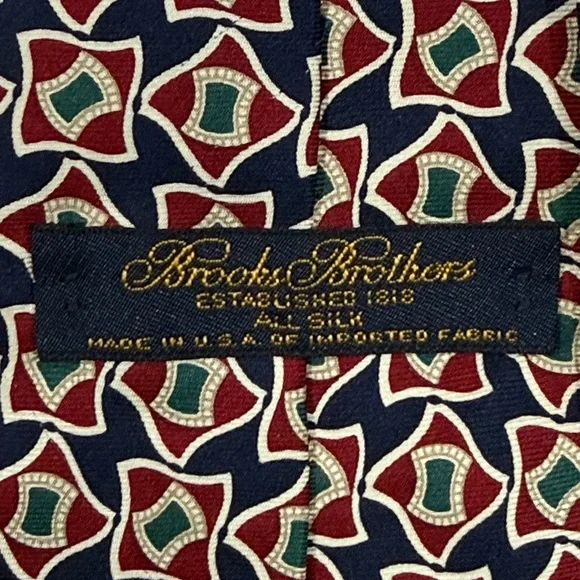 Brooks Brothers Silk Tie Geometric Medallion Navy Red 58x3.25 - Picture 5 of 6